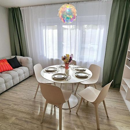 Stadtgarten-Studios - Im Zentrum Mit Parkplatz Вайнгартен Екстериор снимка