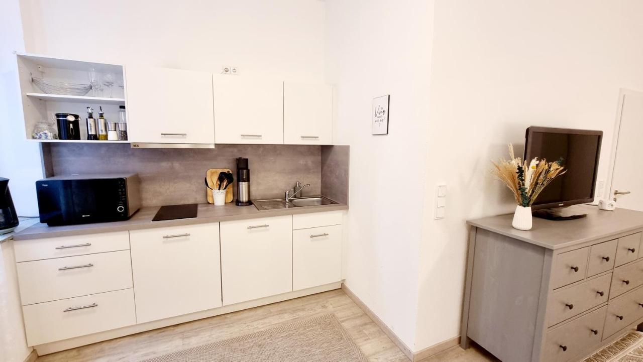Stadtgarten-Studios - Im Zentrum Mit Parkplatz Вайнгартен Екстериор снимка