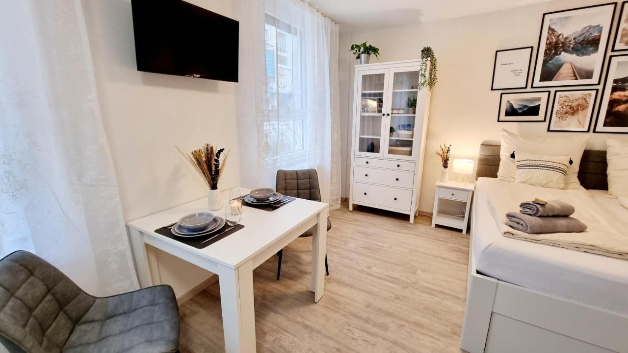 Stadtgarten-Studios - Im Zentrum Mit Parkplatz Вайнгартен Екстериор снимка