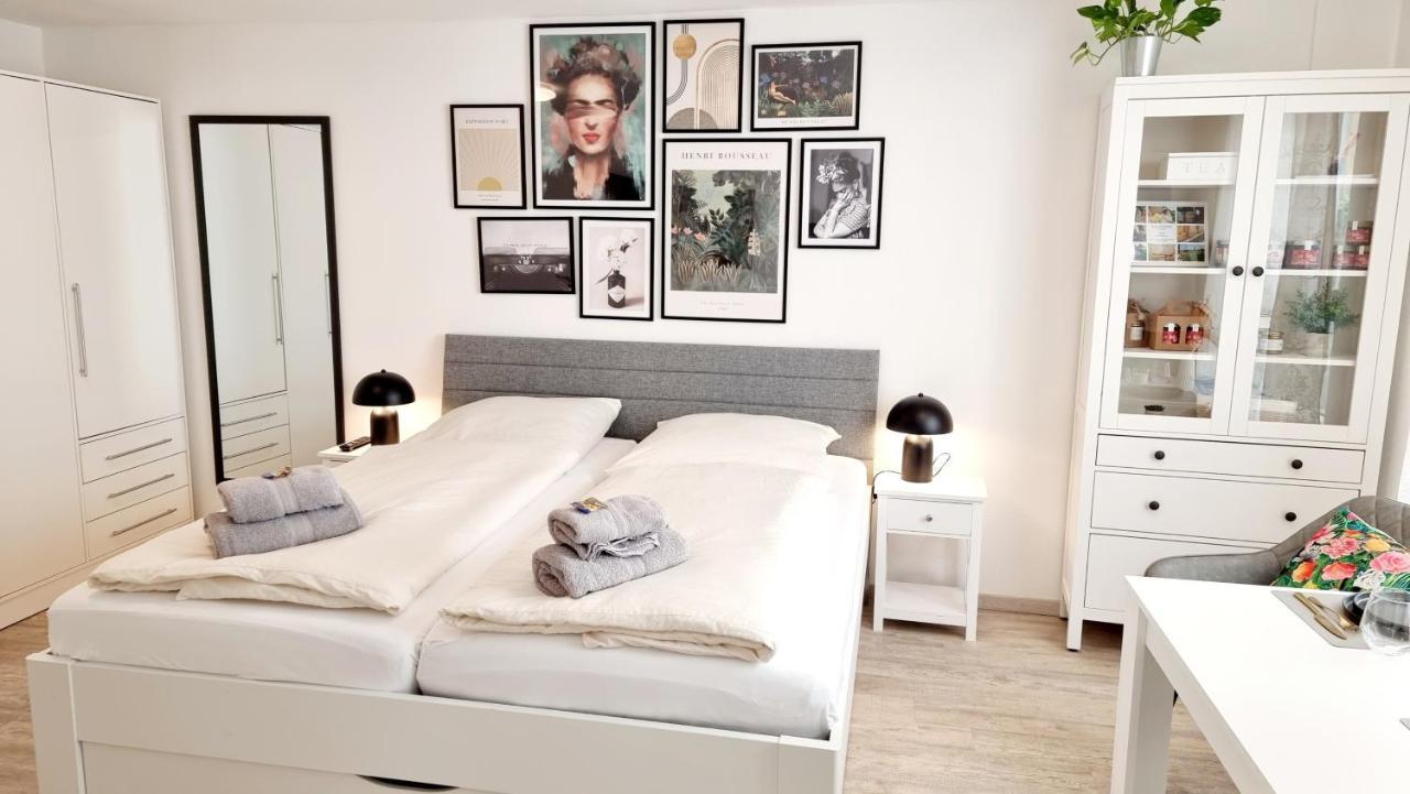 Stadtgarten-Studios - Im Zentrum Mit Parkplatz Вайнгартен Екстериор снимка