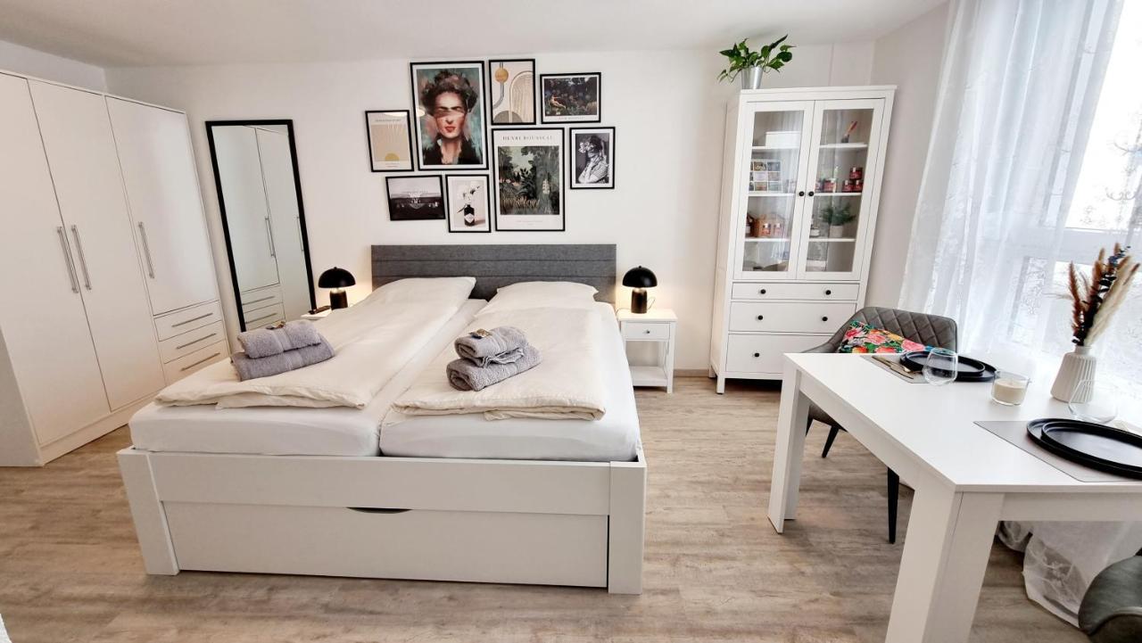 Stadtgarten-Studios - Im Zentrum Mit Parkplatz Вайнгартен Екстериор снимка