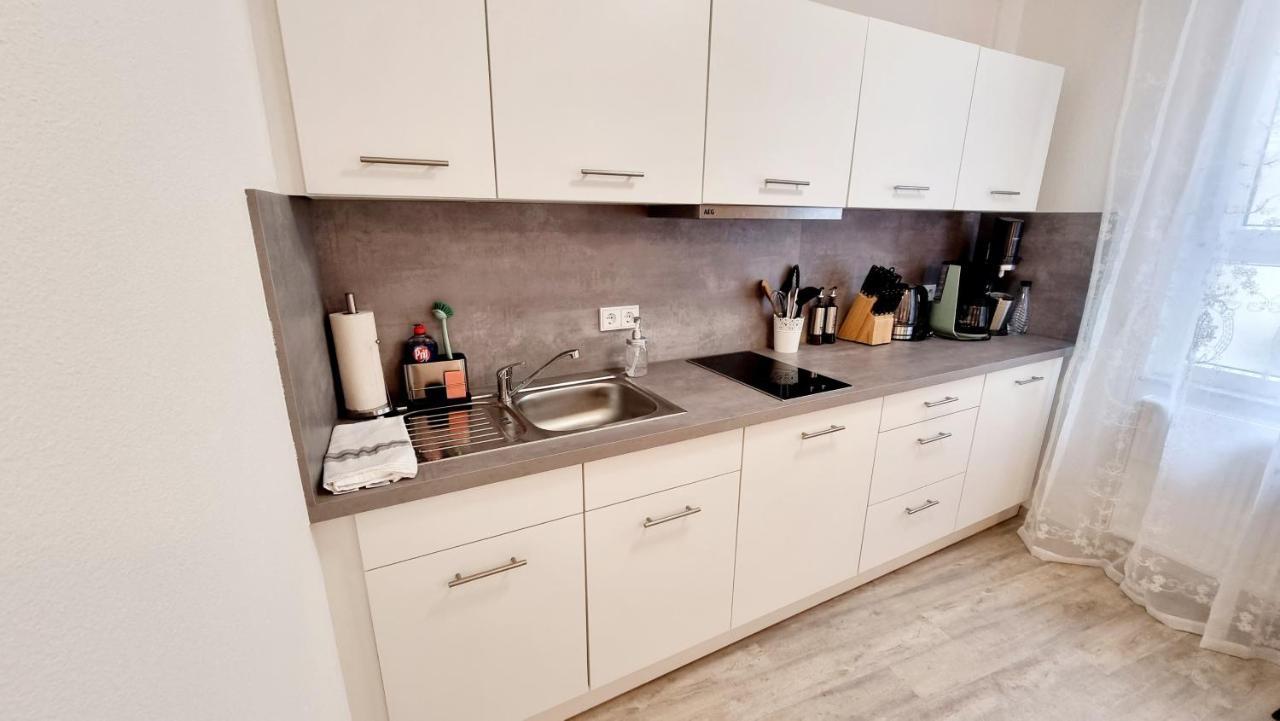 Stadtgarten-Studios - Im Zentrum Mit Parkplatz Вайнгартен Екстериор снимка