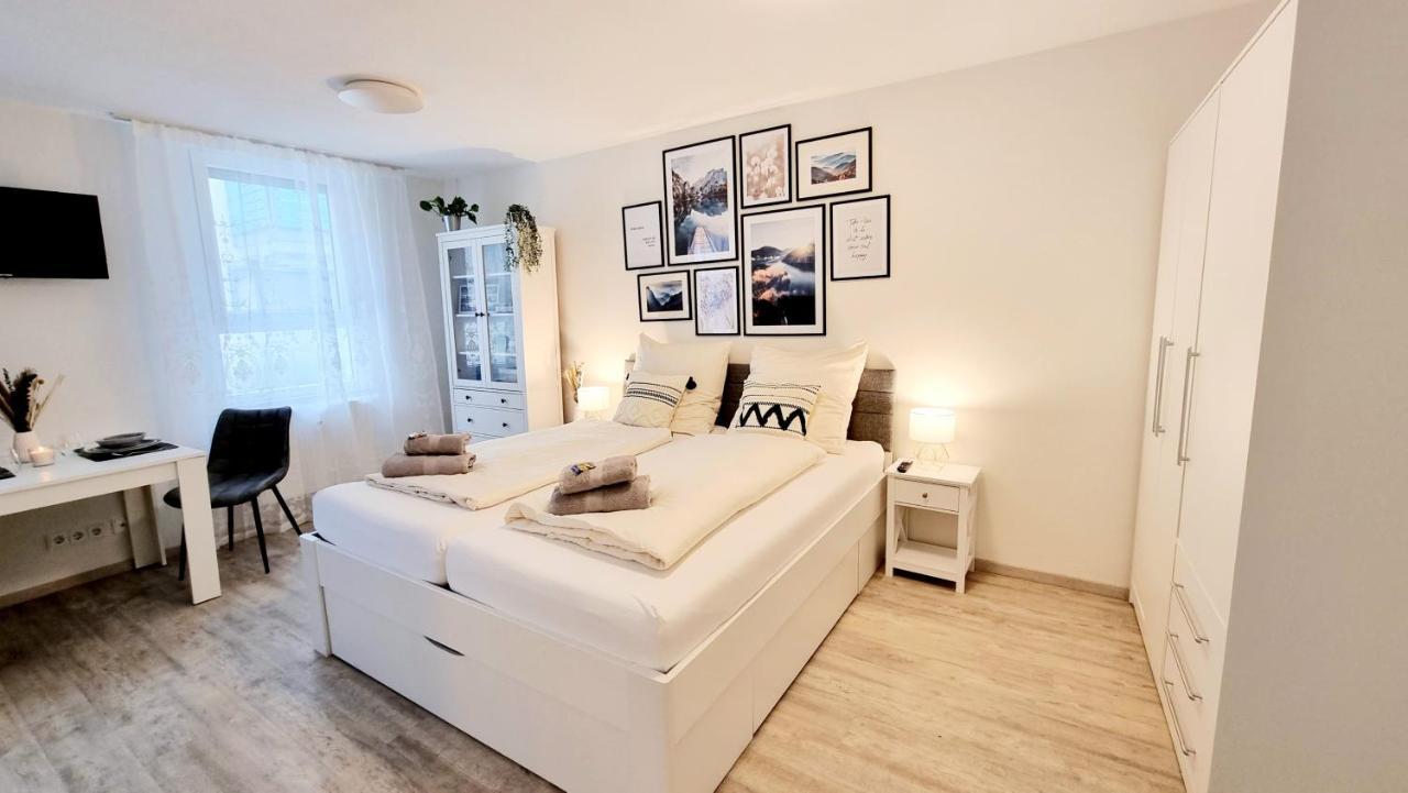 Stadtgarten-Studios - Im Zentrum Mit Parkplatz Вайнгартен Екстериор снимка